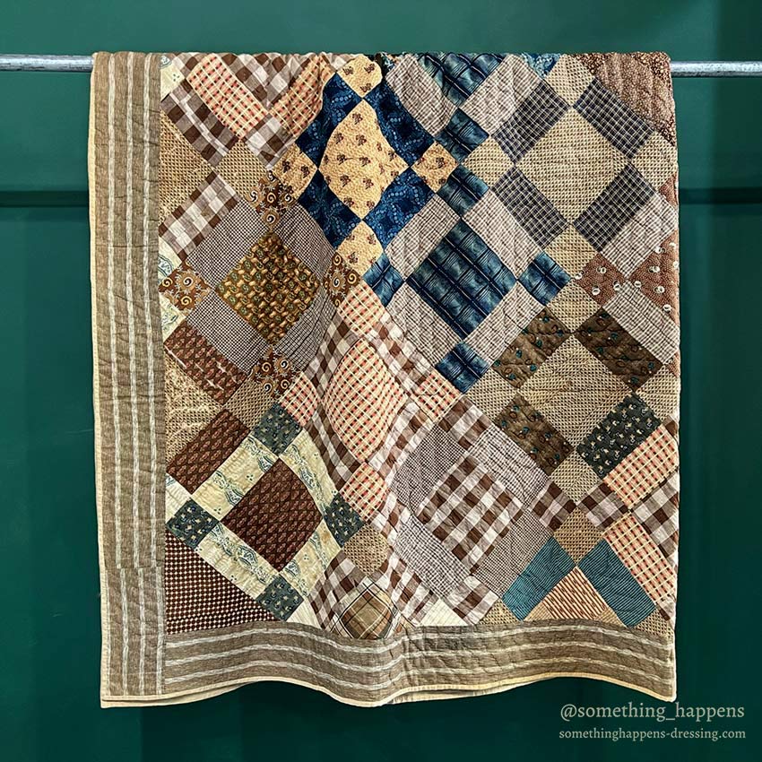ANTIQUE PRIMITIVE FOLK ART PATCHWORK QUILT... 228cm/228cm