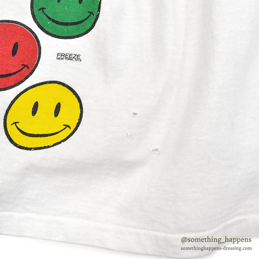 1990's DELTA SMILEY FACES PRINT T-SHIRT... XL