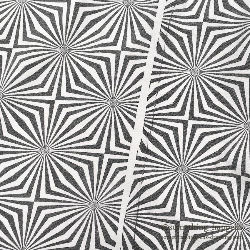 1990's ANDAZIA GEOMETRIC OPTICAL PATTERN ART T-SHIRT... L
