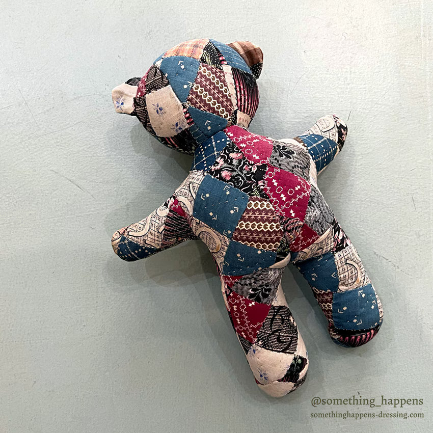 ANTIQUE CALICO PATCHWORK QUILTED TEDDY BEAR / STAND...