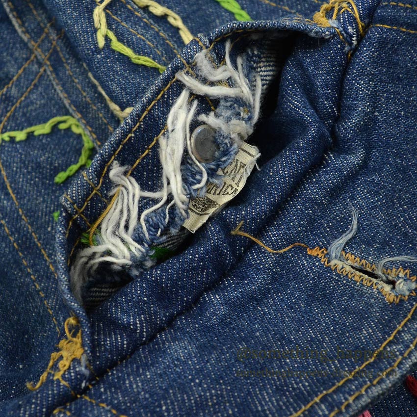 1970's Lee EMBROIDERY DENIM JACKET ... Fits like 44