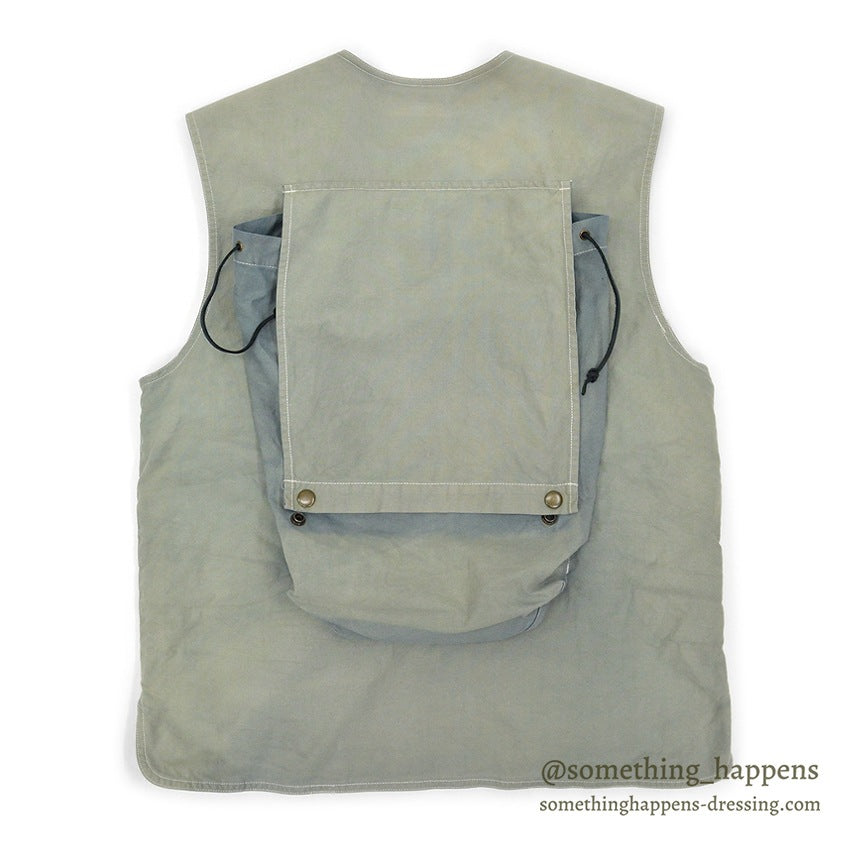 1980's BANANA REPUBLIC SAFARI & TRAVEL PACK TRAIL VEST...S