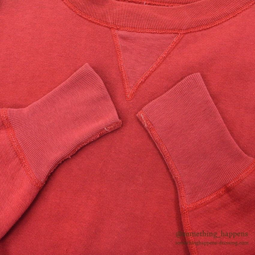 1950's RED TWO-TONE FRONT-V SWEAT SHIRT...