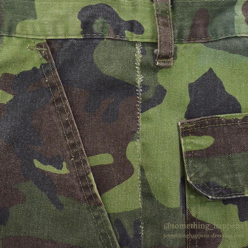 1980's FIVE BROTHER CAMO MULTI POCKETS PANTS... W32/L29