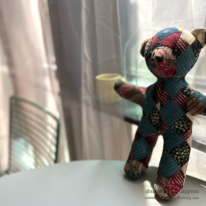 ANTIQUE CALICO PATCHWORK QUILTED TEDDY BEAR / STAND...
