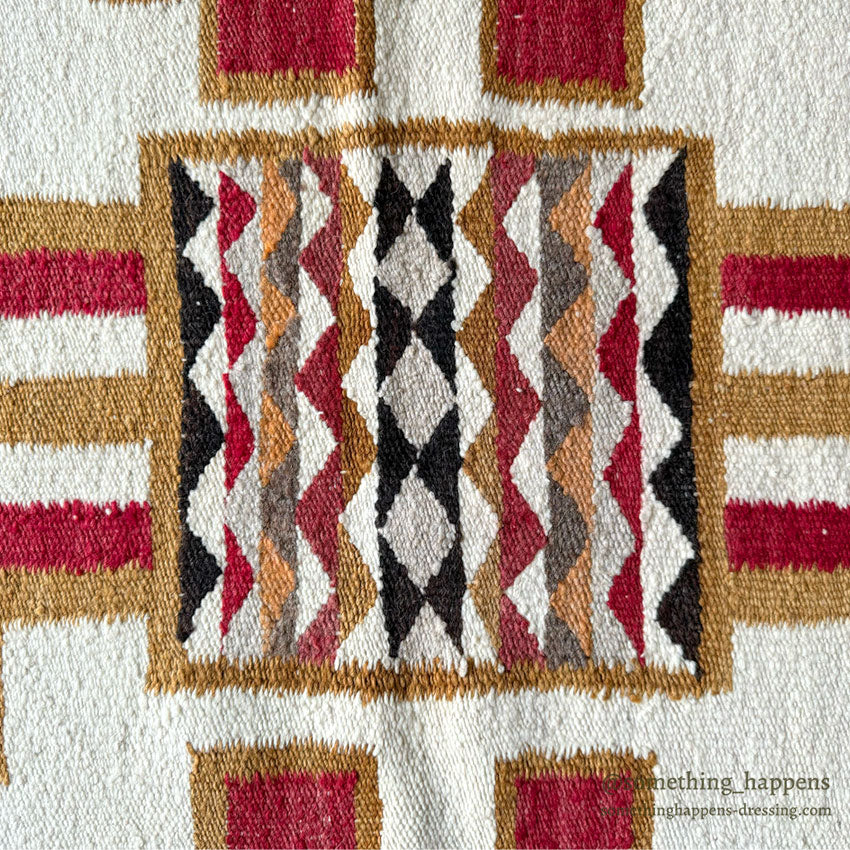 c.1940's NAVAJO RUG / RARE PATTERN / SMALL RUG IN RUG ... 128cm/74cm