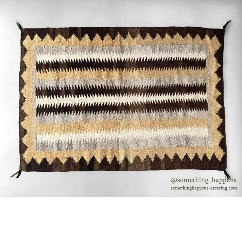 c.1940's NAVAJO RUG UNIQUE ZIGZAG PATTERN... 132cm/92cm