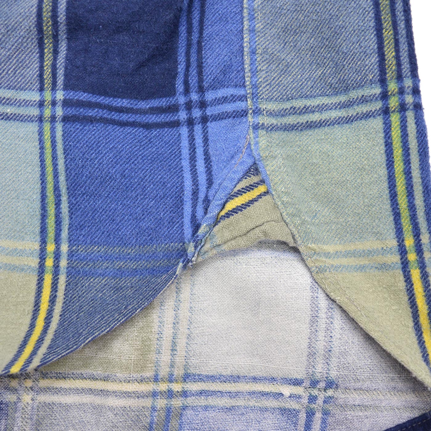 1960s MONTGOMERY WARD PLAID PRINT FLANNEL SHIRT / CUT-OFF ... M