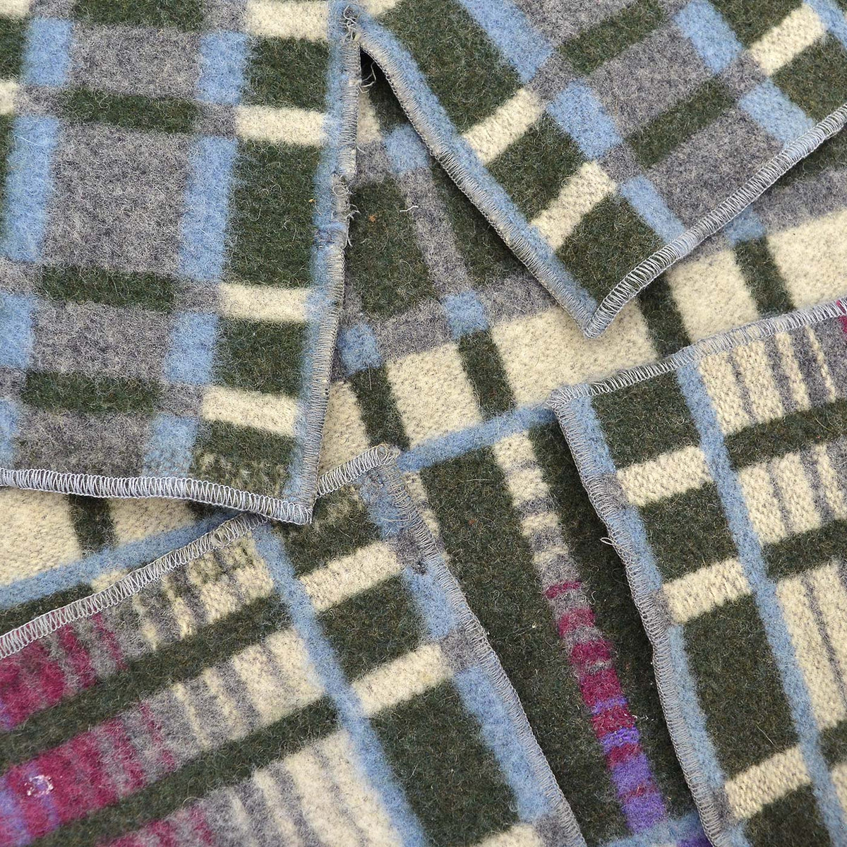 RARE VINTAGE INDIAN WOOL BLANKET / SMALL SIZE