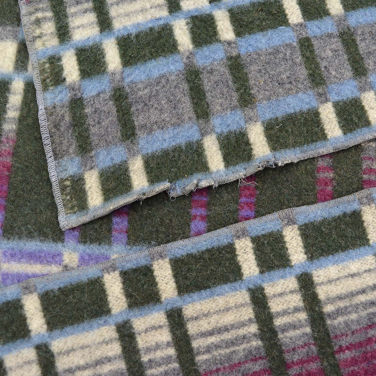 RARE VINTAGE INDIAN WOOL BLANKET / SMALL SIZE